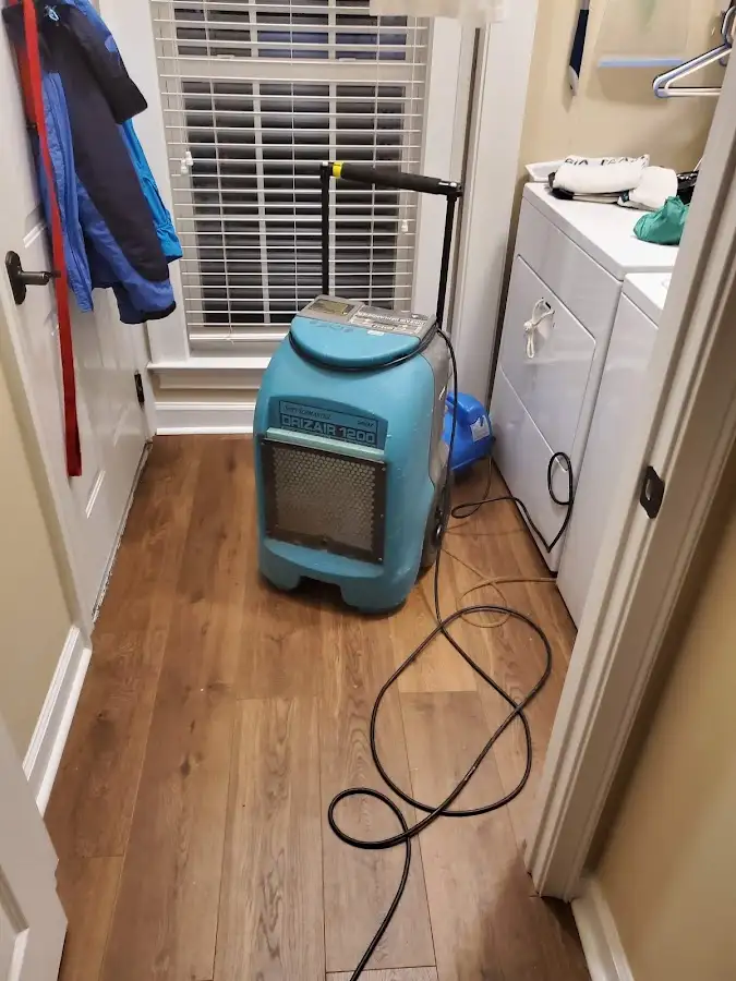 Commercial dehumidifier deployed for Crawl Space Restoration in Lakeland